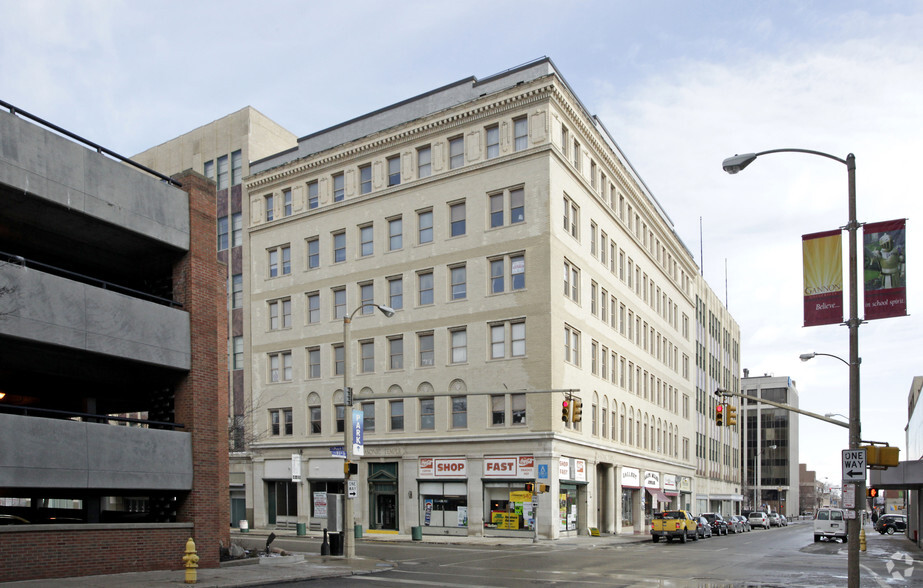 24-34 W 8th St, Erie, PA for lease - Primary Photo - Image 1 of 3