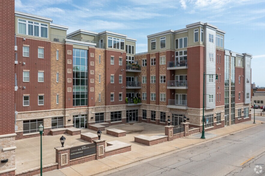 63306350 W Greenfield Ave, West Allis, WI 53214 Six Points East