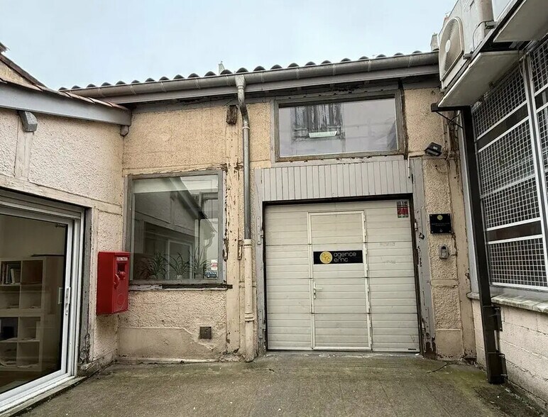 Office in Lyon for sale - Building Photo - Image 2 of 7