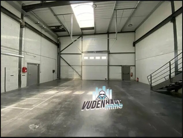 Flex in Colomiers for lease - Interior Photo - Image 1 of 10