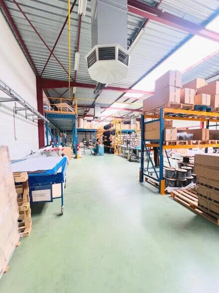 Flex in Saint-Germain-de-la-Grange for sale - Interior Photo - Image 3 of 17