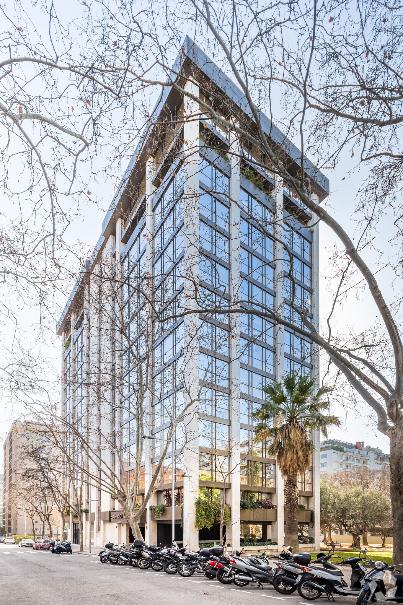 Office in Barcelona, Barcelona for lease Primary Photo- Image 1 of 13