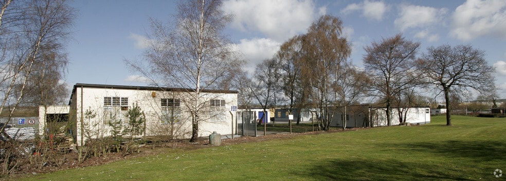 Bridge Rd, Wrexham for lease - Primary Photo - Image 1 of 3