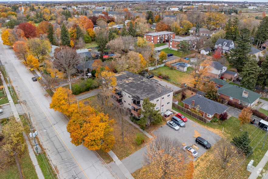 102 Front St E, Whitby, ON for sale - Primary Photo - Image 1 of 2