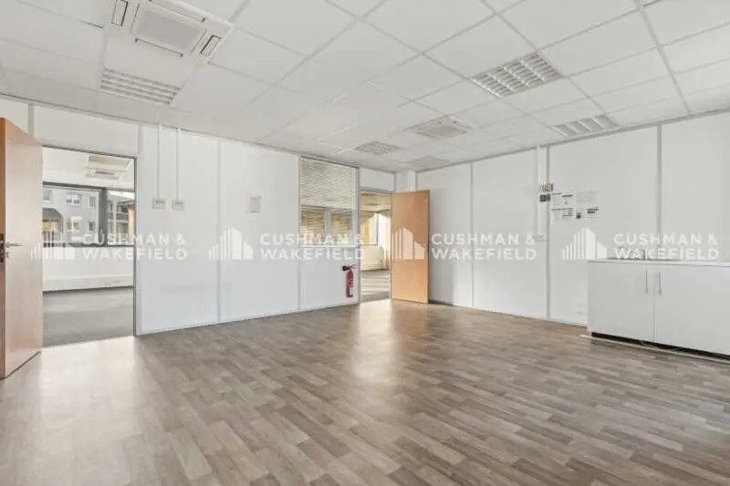 Office in Boulogne-Billancourt for lease - Building Photo - Image 1 of 19