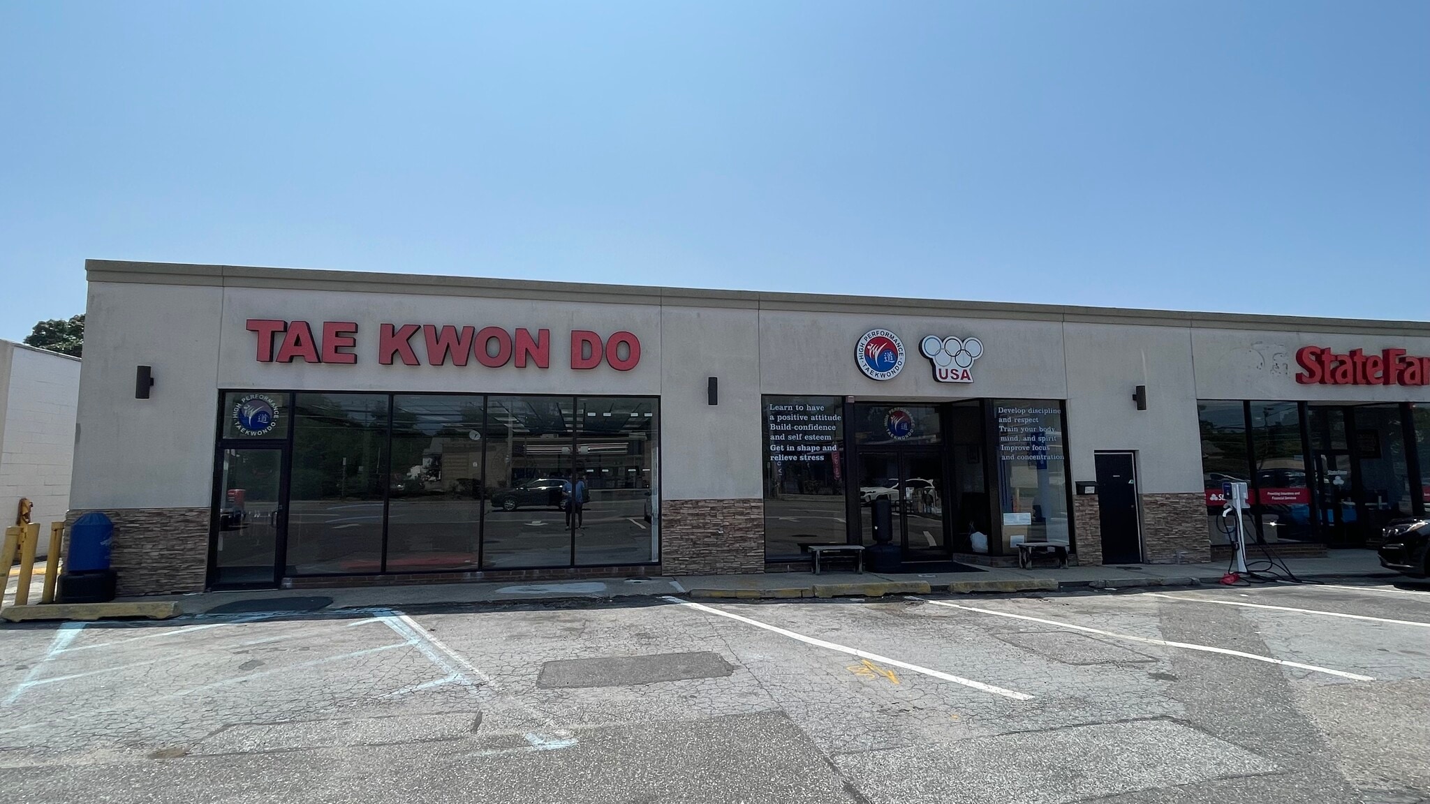 3024-3040 Jericho Tpke, East Northport, NY for lease Building Photo- Image 1 of 17