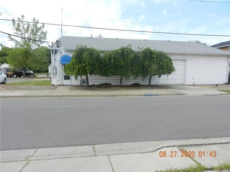 100 Atlantic Ave, Sloan, NY for sale - Primary Photo - Image 1 of 1