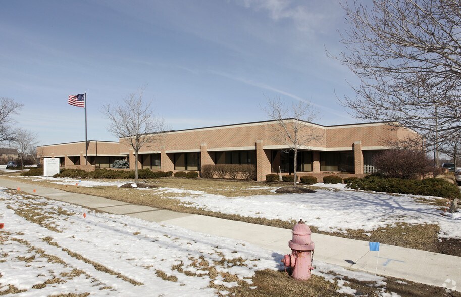 17800 Newburgh Rd, Livonia, MI 48152