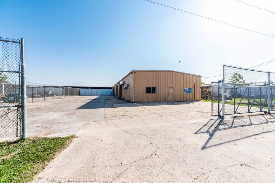 14024 Susie Ln, Alvin, TX for sale - Building Photo - Image 1 of 1