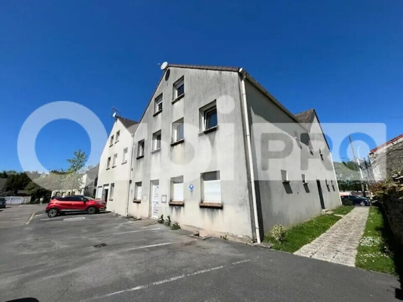 Office in Villecresnes for lease - Building Photo - Image 1 of 11