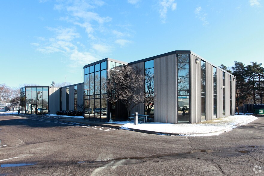 9110 Meadowview Rd, Bloomington, MN for sale - Primary Photo - Image 1 of 1