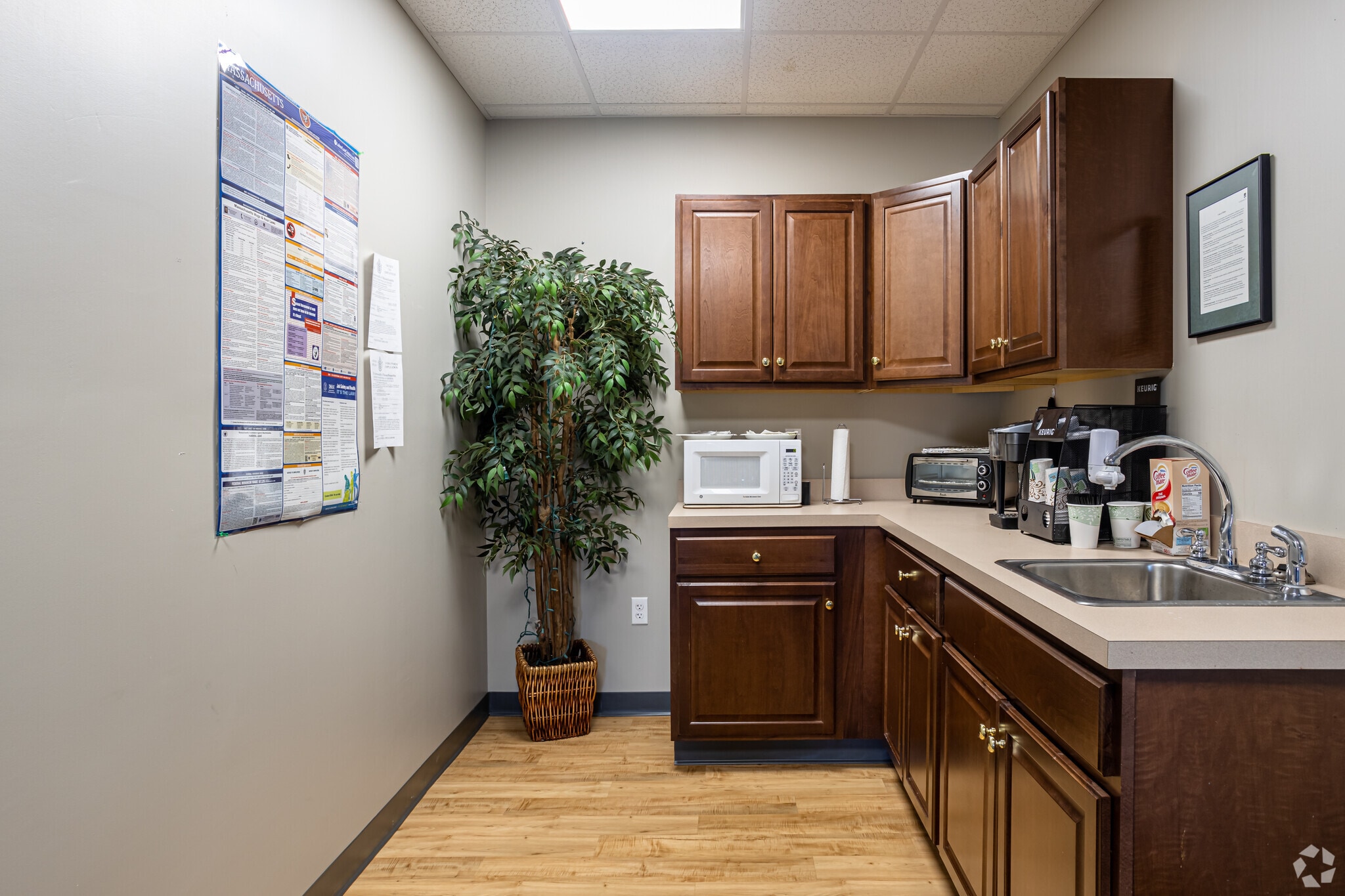 255 Park Ave, Worcester, MA 01609 Parkview Office Tower