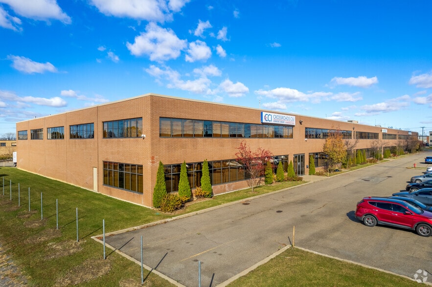 4255 Rue Hickmore, Saint-Laurent, QC for sale - Building Photo - Image 1 of 1
