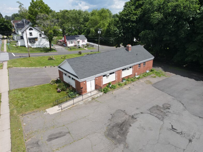 730 Blue Hills Ave, Bloomfield, CT for lease - Building Photo - Image 2 of 5