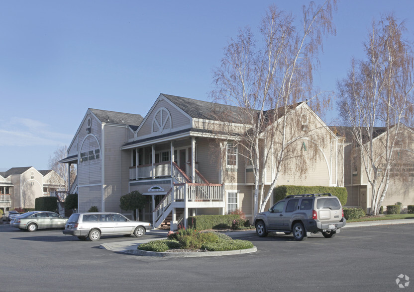 890 Sunset Dr, Hollister, CA for lease - Primary Photo - Image 1 of 23