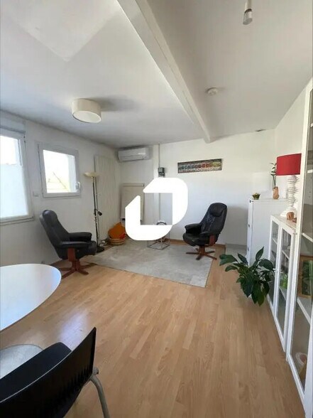 Office in Montbonnot-Saint-Martin for lease - Interior Photo - Image 3 of 7