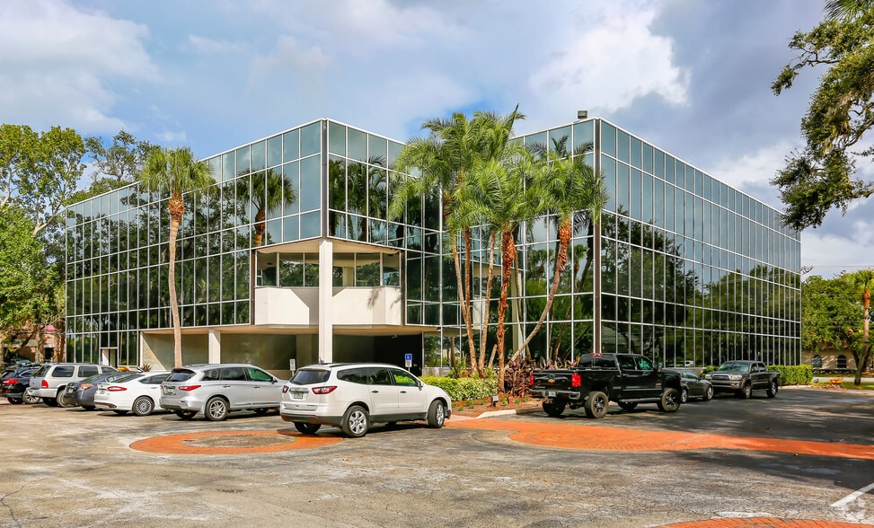 Florida Space Coast Investment Portfolio portfolio of 5 properties for sale on LoopNet.com - Primary Photo - Image 3 of 5