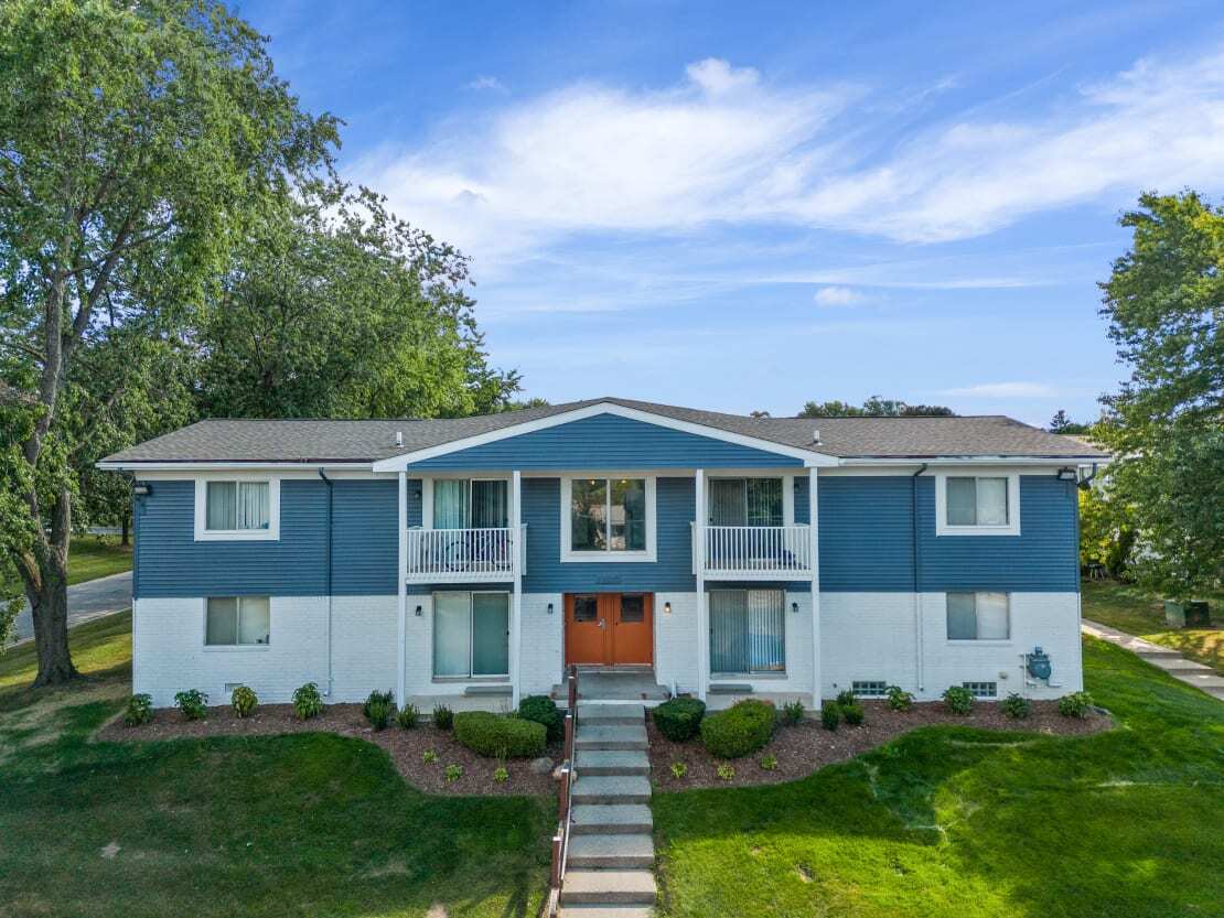48200 Pontiac Trl, Wixom, MI 48393 Town & Country Apartments