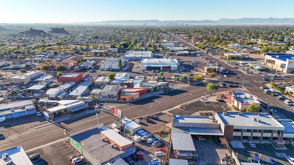 9017 N Cave Creek Rd, Phoenix, AZ for lease - Building Photo - Image 3 of 5