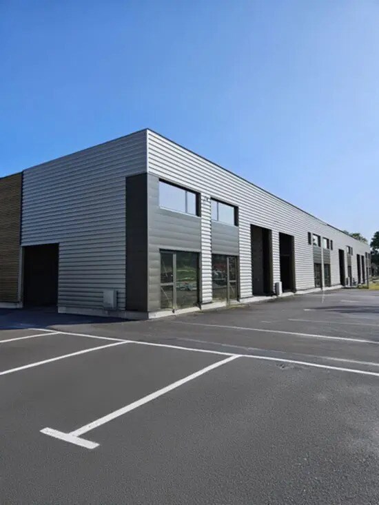 Flex in Cholet for sale Building Photo- Image 1 of 7