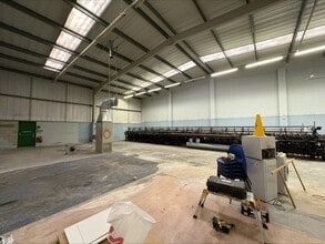 Engine Ln, Nottingham for lease Interior Photo- Image 2 of 4