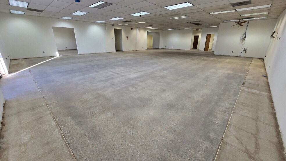 605 W Mockingbird Ln, Dallas, TX for sale - Building Photo - Image 2 of 7