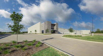 I-35 E, Denton, TX for lease Building Photo- Image 2 of 13