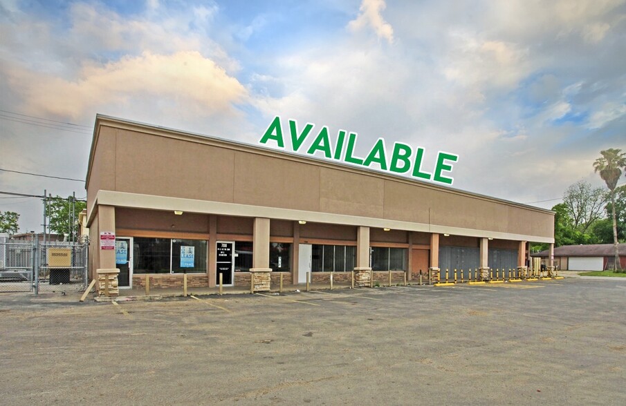 702-710 Glenburnie Dr, Houston, TX for lease - Building Photo - Image 1 of 3