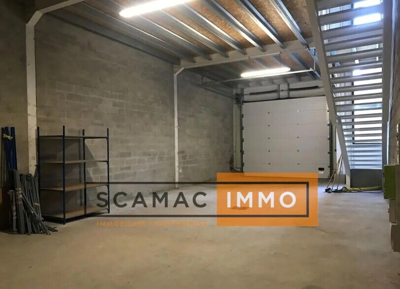 Industrial in Romainville for lease - Interior Photo - Image 2 of 4