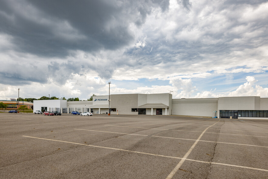 3030-3136 S Linden Rd, Flint, MI for lease - Building Photo - Image 2 of 3