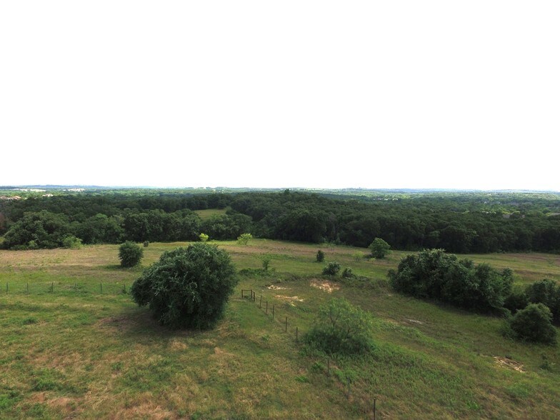 7069 Confederate Park, Fort Worth, TX for sale - Primary Photo - Image 1 of 1