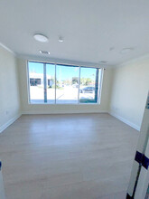 2390 NW 7th St, Miami, FL for sale Interior Photo- Image 1 of 7