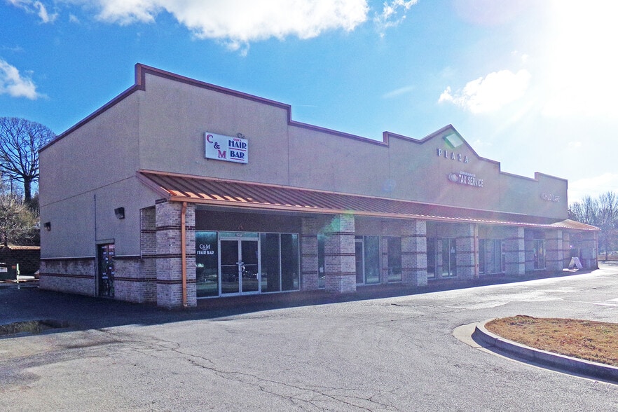 697 Ruskin Dr, Forest Park, GA for lease - Building Photo - Image 3 of 4