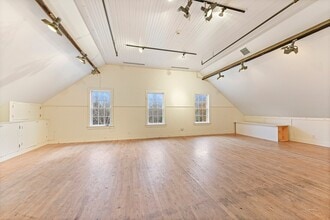11 Indian Wells Hwy, Amagansett, NY for lease Interior Photo- Image 2 of 5