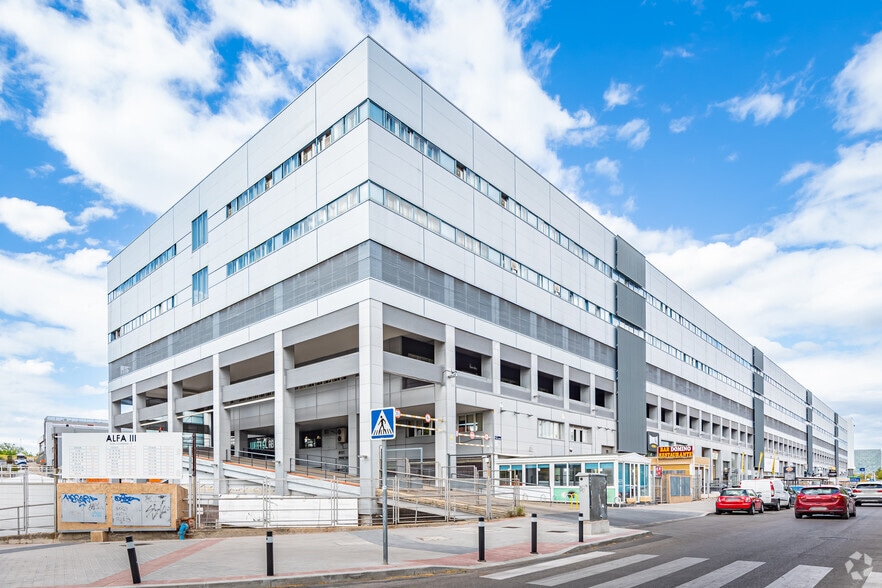 Calle de Isabel Colbrand, 10-12, Madrid, Madrid for lease - Primary Photo - Image 1 of 18