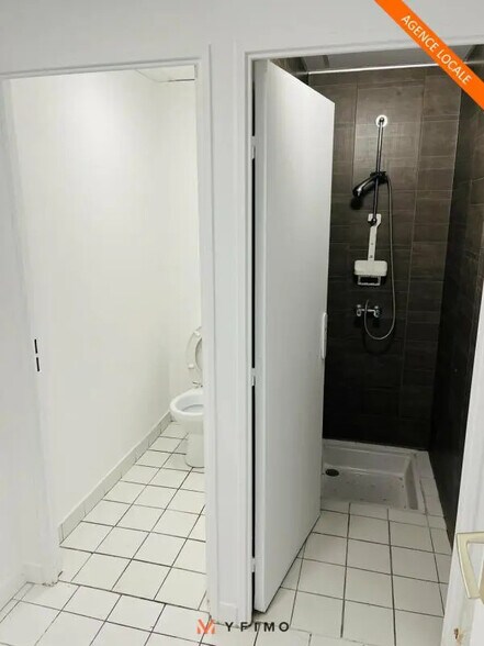 Flex in Coignières for lease - Interior Photo - Image 3 of 5