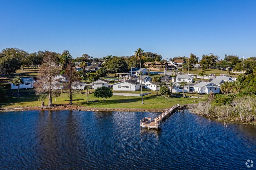 2524 Lake Alfred Rd, Winter Haven, FL 33881