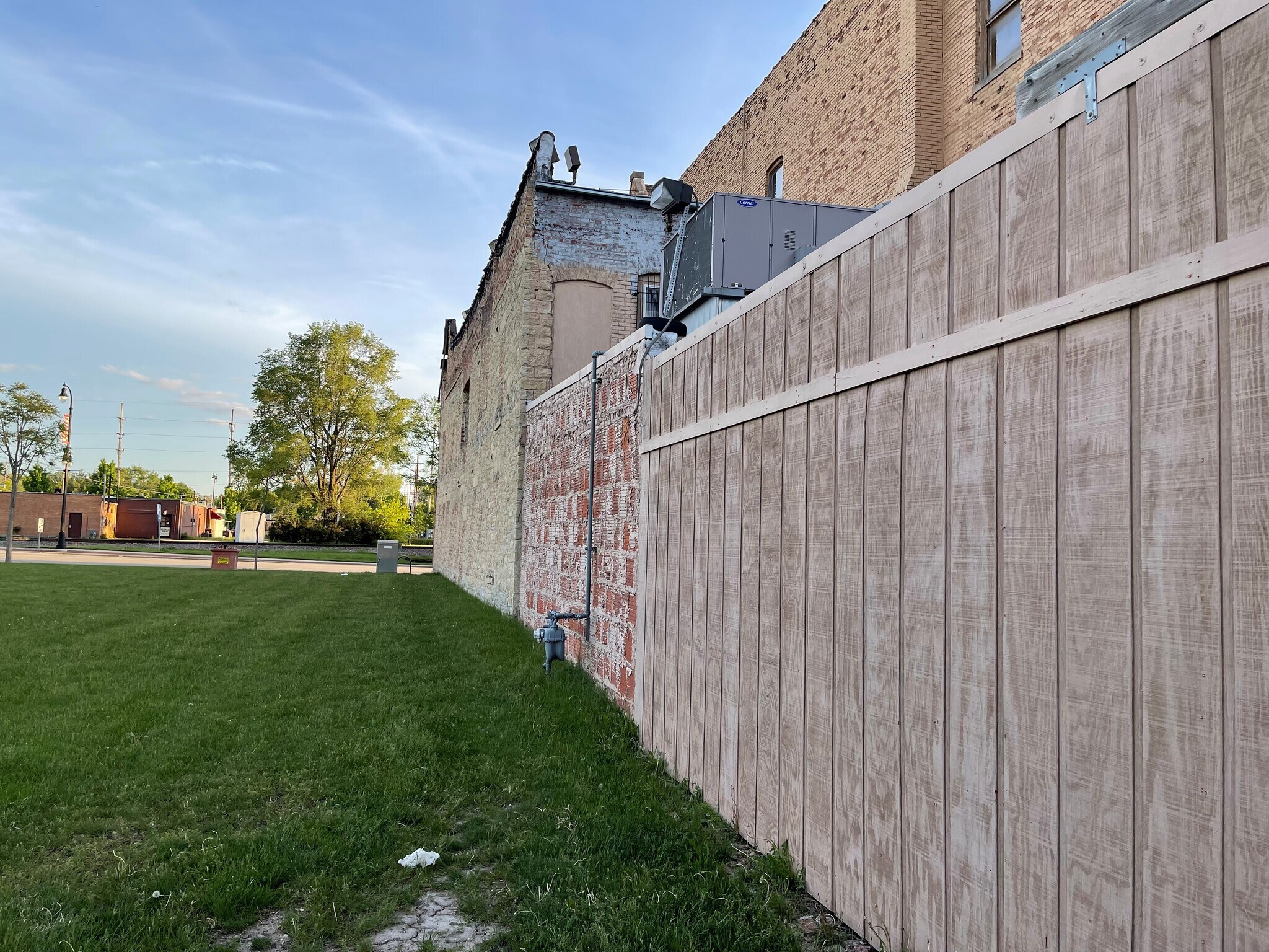 323 E Lincoln Hwy, Dekalb, IL 60115 323 333 E. Lincoln Hwy