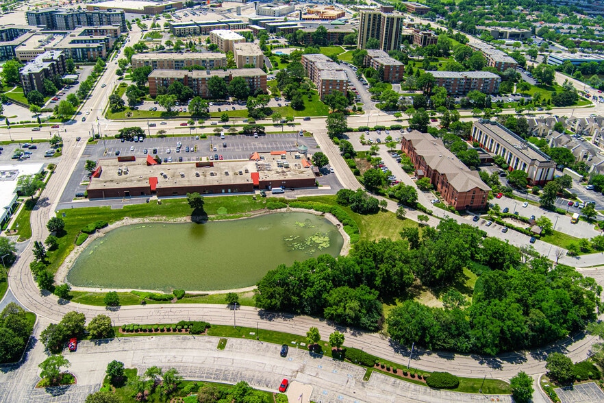 250 St Regis Dr, Lombard, IL for sale - Building Photo - Image 3 of 25