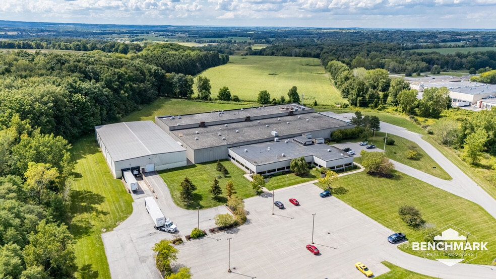 2754 W Park Dr, Bloomfield, NY for sale - Primary Photo - Image 1 of 17