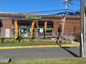 10 Meadowlands Pky, Secaucus, NJ for lease Interior Photo- Image 1 of 15