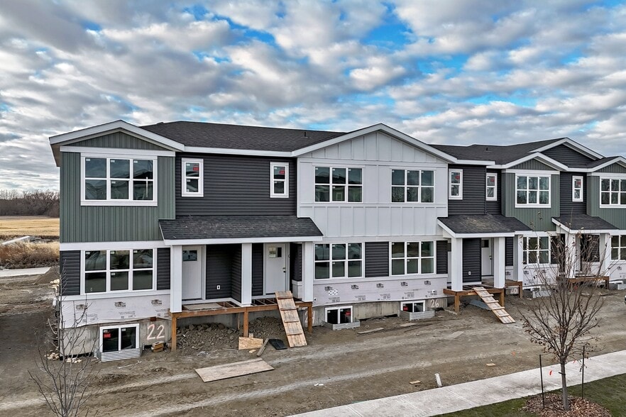 11-22 Grayhawk Blvd, Benalto, AB for sale - Building Photo - Image 3 of 13