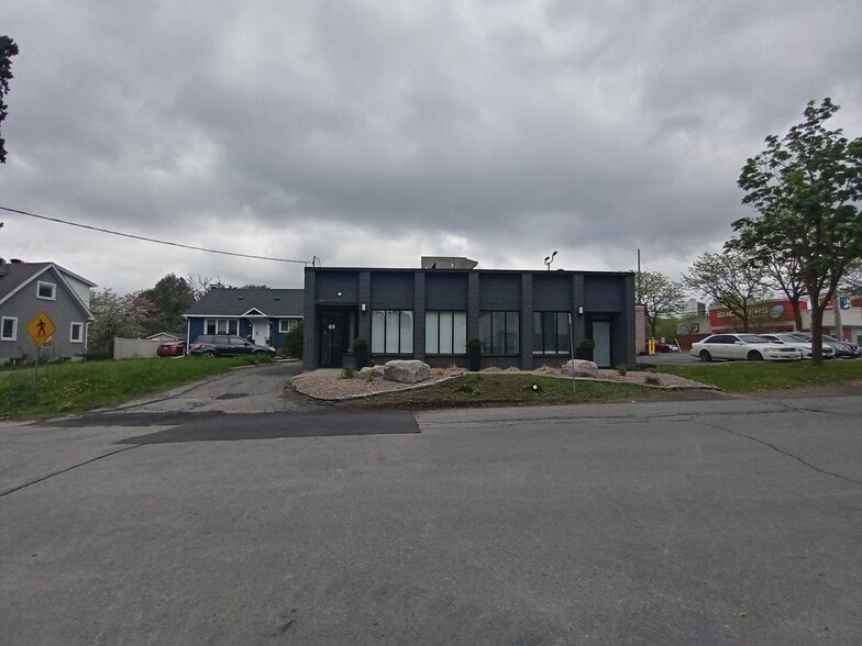 69 Kempster Ave, Ottawa, ON for sale - Building Photo - Image 2 of 44