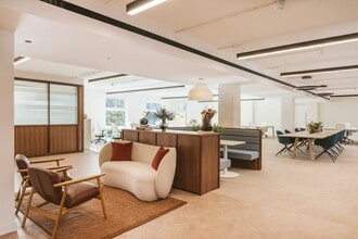 2A Mansel Rd, London for lease Interior Photo- Image 2 of 4