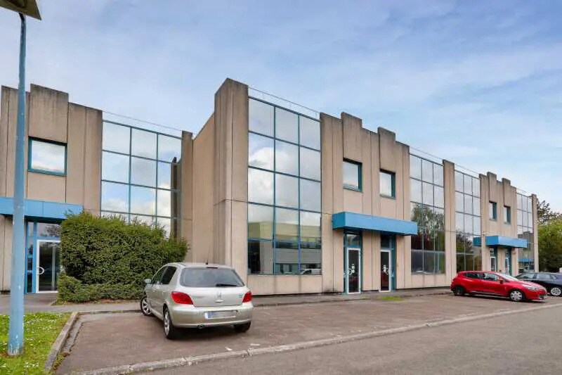 16/28 Rue Panicale, La Verrière for lease Building Photo- Image 1 of 17