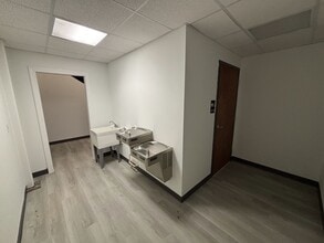 8600 Commodity Cir, Orlando, FL for lease Interior Photo- Image 2 of 4