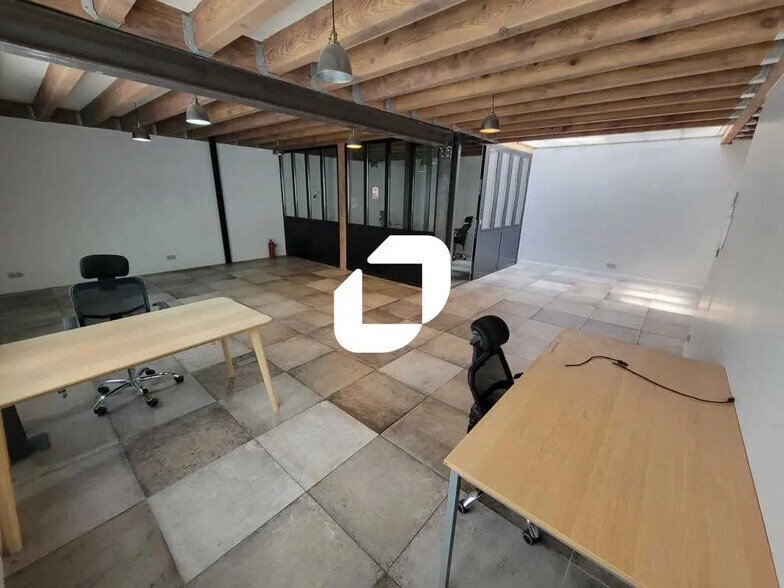Office in Ivry-sur-Seine for lease - Interior Photo - Image 3 of 5