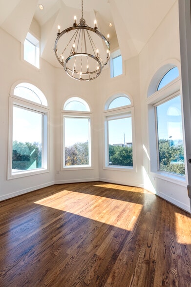 540 Heights Blvd, Houston, TX for lease - Building Photo - Image 2 of 7