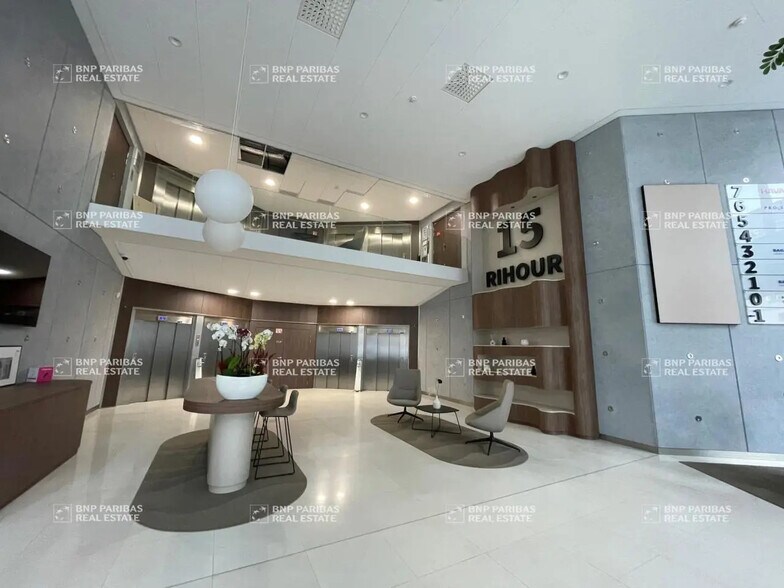 15 Rue Du Palais Rihour, Lille for lease - Lobby - Image 3 of 7