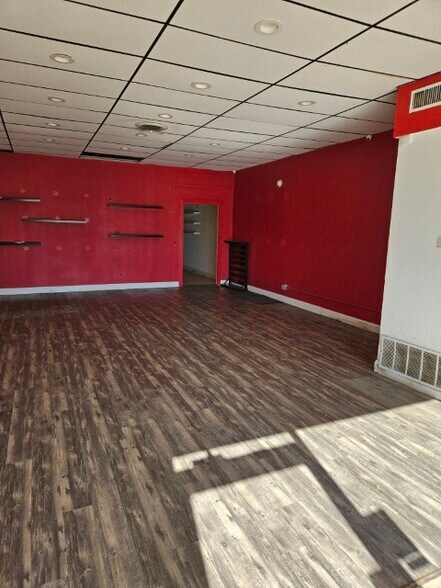 605-617 S Monroe St, Enid, OK for lease - Building Photo - Image 2 of 5